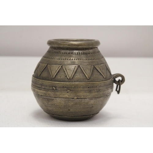 187 - A RARE ANTIQUE BRASS HAND CRAFTED RICE POT