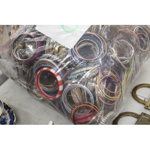 220 - AN 8KG BAG OF COSTUME JEWELLERY BRACELETS