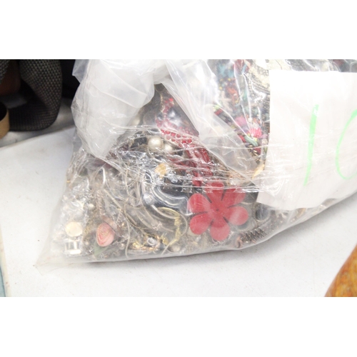 226 - A 10 KG BAG OF VINTAGE COSTUME JEWELLERY