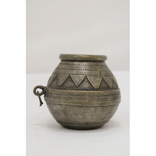 187 - A RARE ANTIQUE BRASS HAND CRAFTED RICE POT