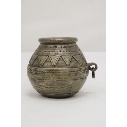 187 - A RARE ANTIQUE BRASS HAND CRAFTED RICE POT