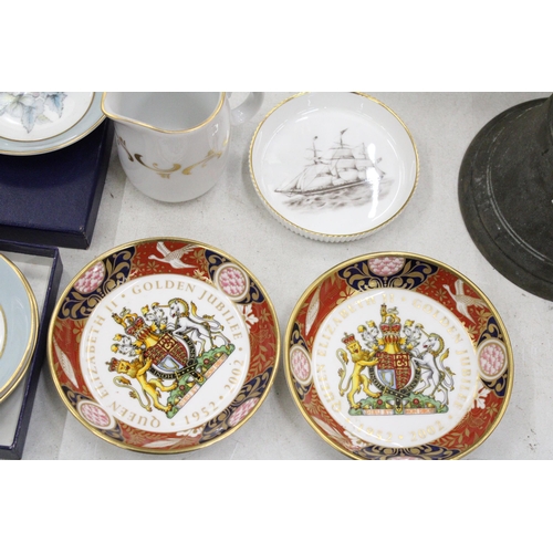 217 - NINE VARIOUS PIECES OF ROYAL WORCESTER