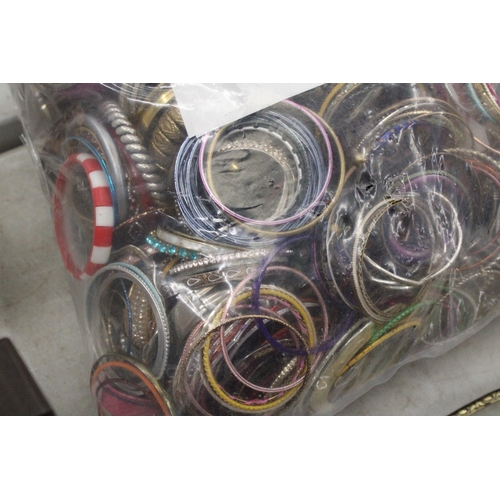 220 - AN 8KG BAG OF COSTUME JEWELLERY BRACELETS