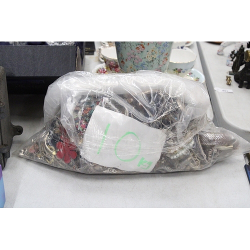 226 - A 10 KG BAG OF VINTAGE COSTUME JEWELLERY