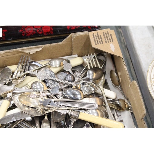 281 - A COLLECTION OF VINTAGE FLATWARE