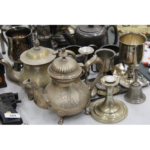 302 - A LARGE QUANTITY OF SILVER PLATE TO INCLUDE TEAPOTS, CREAM JUG, SUGAR BOWL, A TROPHY, GOBLETS, ETC