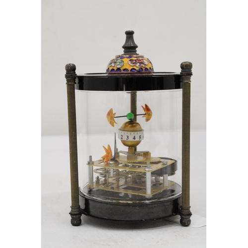 10 - A MECHANICAL FISH CLOCK WITH CLOISONNE FINIAL