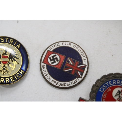 104 - A VINTAGE GERMAN/BRITISH FRIENDSHIP BADGE TOGETHER WITH TWO AUSTRIAN ENAMEL BADGES