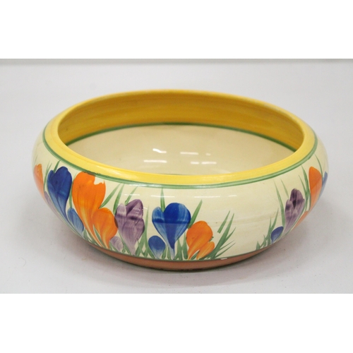 11 - A CLARICE CLIFF BIZARRE CROCUS PATTERN BOWL - 9 CM (H) 19 CM (W) (SIGNS OF WEAR)