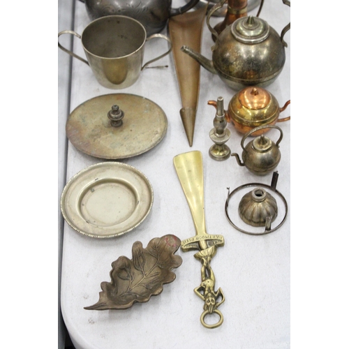 113 - A QUANTITY OF PEWTER, COPPER AND BRASS TO INCLUDE LIDDED TANKARDS, KETTLES, DARTMOOR PIXIE SHOE HORN... 