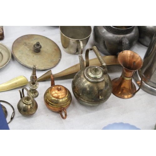 113 - A QUANTITY OF PEWTER, COPPER AND BRASS TO INCLUDE LIDDED TANKARDS, KETTLES, DARTMOOR PIXIE SHOE HORN... 