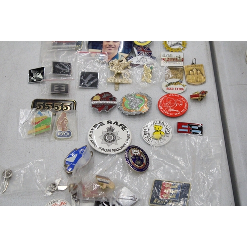 124 - A LARGE QUANTITY OF BADGES TO INCLUDE PLACES, PEOPLE, ORGANISATIONS, ETC.,