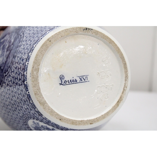 128 - A VINTAGE BLUE AND WHITE LIDDED POT, MARKED 'LOUIS XVI' TO THE BASE, HEIGHT 25CM