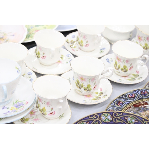 131 - A RICHMOND WILD ANEMONE COFFEE SET TO INCLUDE COFFEEPOT, SIX COFFEE CUPS AND SAUCERS (ONE CUP A/F), ... 