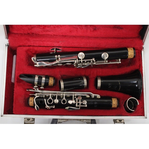 34 - A CASED BOOSEY AND HAWKES 78 CLARINET