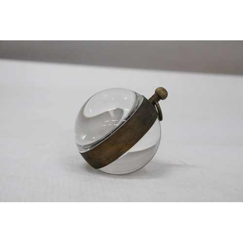 50 - A GLASS AND BRASS BUBBLE CLOCK