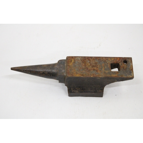 9 - A VINTAGE ANVIL DATED 1904 WITH INITALLING W.S.