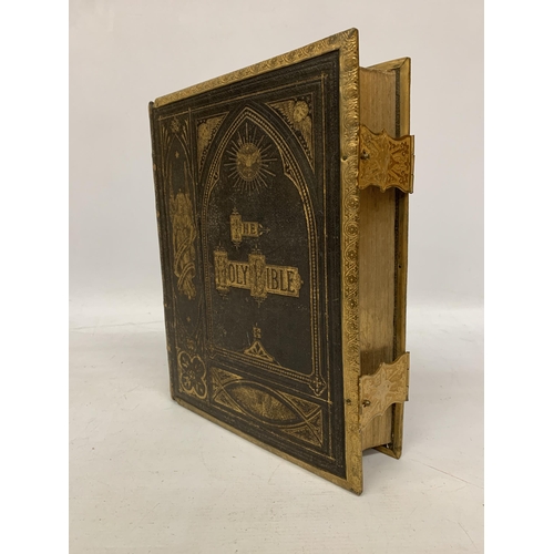 84 - AN ANTIQUE FAMILY BIBLE AUTHORED BY REV. JOHN BROWN WITH LEATHER BINDING AND ILLUSTRATED PAGES WITH ... 