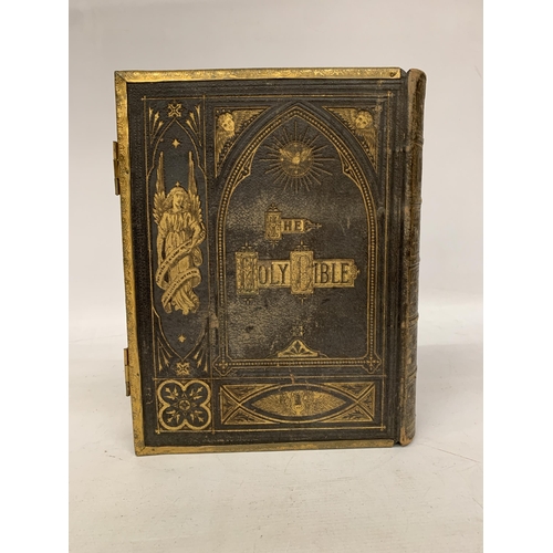 84 - AN ANTIQUE FAMILY BIBLE AUTHORED BY REV. JOHN BROWN WITH LEATHER BINDING AND ILLUSTRATED PAGES WITH ... 