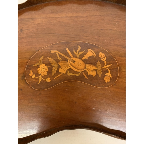 85 - AN EDWARDIAN INLAID KIDNEY TRAY