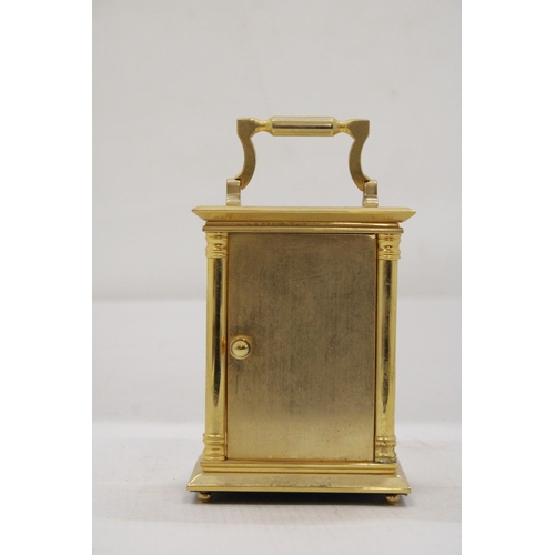 31 - A 20TH CENTURY BRASS CASED CARRIAGE CLOCK WITH ROMAN NUMERIC DIAL MARKED ROBERT BLANDFORD 1873 WITH ... 