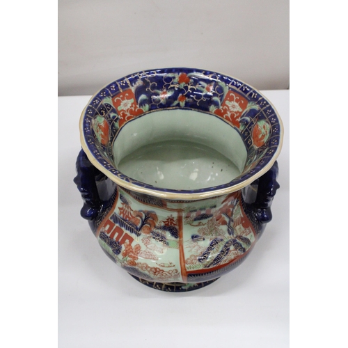 35 - AN ANTIQUE VICTORIA WARE IRONSTONE POTTERY PLANTER WITH AN ORIENTAL SCENE