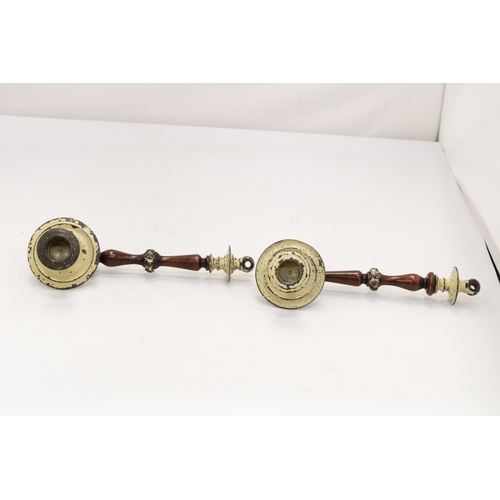 193 - A PAIR OF VINTAGE BRASS AND WOOD WALL CANDLE HOLDER SCONCES