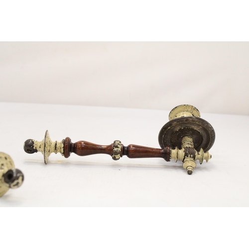 193 - A PAIR OF VINTAGE BRASS AND WOOD WALL CANDLE HOLDER SCONCES