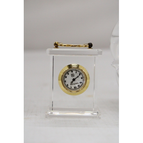 218 - A XAVIER CZECH BOHEMIAM HEAVY CRYSTAL GLASS DESKTOP PAPERWEIGHT CLOCK AND MINIATURE CRYSTAL CARRIAGE... 