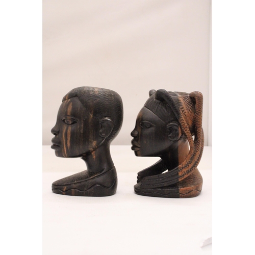 246 - TWO WOODEN AFRICAN HEAD BUSTS, HEIGHTS 17CM