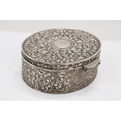 247 - A LARGE VINTAGE SILVER PLATED OVAL REPOUSSE JEWELLERY CASKET