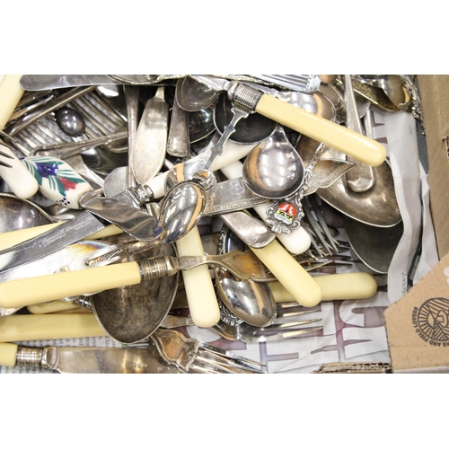 281 - A COLLECTION OF VINTAGE FLATWARE