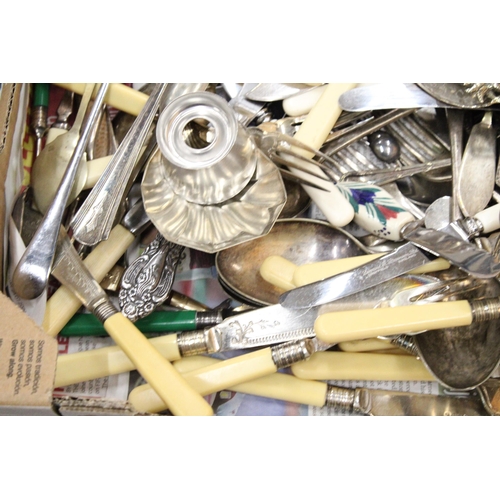 281 - A COLLECTION OF VINTAGE FLATWARE