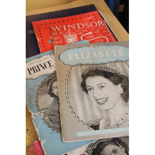 349 - A COLLECTION OF VINTAGE MAGAZINES AND EPHEMERA TO INCLUDE JUDY GARLAND, ETC