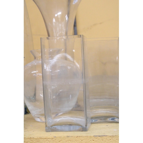 363 - A COLLECTION OF EIGHT GLASS VASES