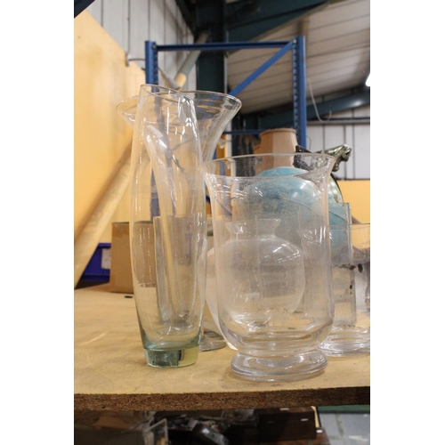 363 - A COLLECTION OF EIGHT GLASS VASES