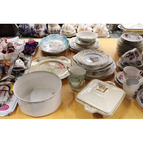 435 - A MIXED LOT OF CERAMICS TO INCLUDE COLLECTABLE PLATES, MINTON TEA CUPS,A BURLEIGH WARE SERVING TUREE... 