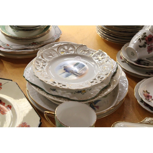 435 - A MIXED LOT OF CERAMICS TO INCLUDE COLLECTABLE PLATES, MINTON TEA CUPS,A BURLEIGH WARE SERVING TUREE... 