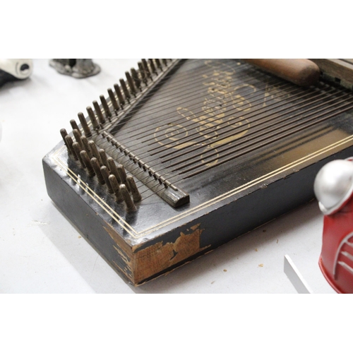 467 - A VINTAGE AUTOHARP