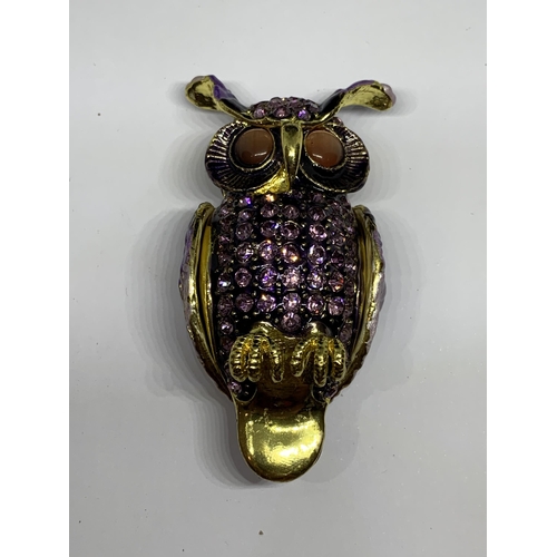 525 - A CRYSTAL AND ENAMEL OWL TRINKET BOX