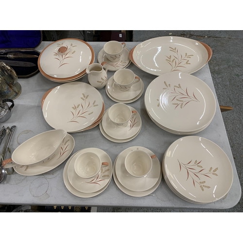 941 - A ROYAL DOULTON MEADOW GLOW PART DINNER SERVICE TO INCLUDE TUREENS, DINNER PLATES, SERVING PLATTERS,... 