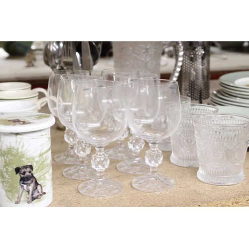 991 - A LARGE MIXED LOT TO INCLUDE PLATES, BOWLS, GLASSWARE, WINE HOLDER, OTTER HOUSE BORDER TERRIER MUGS ... 