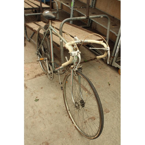 1664 - A VINTAGE PUCH ROAD BIKE WITH 10 SPEED GEAR SYSTEM