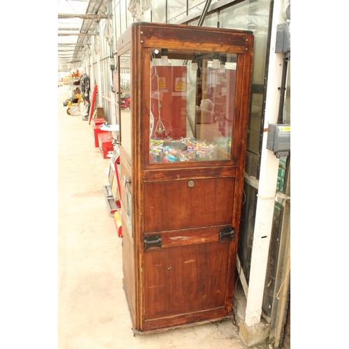 1894 - AN ORIGINAL ANTIQUE CIRCA 1930'S PENNY ARCADE CRANE GRABBER MACHINE