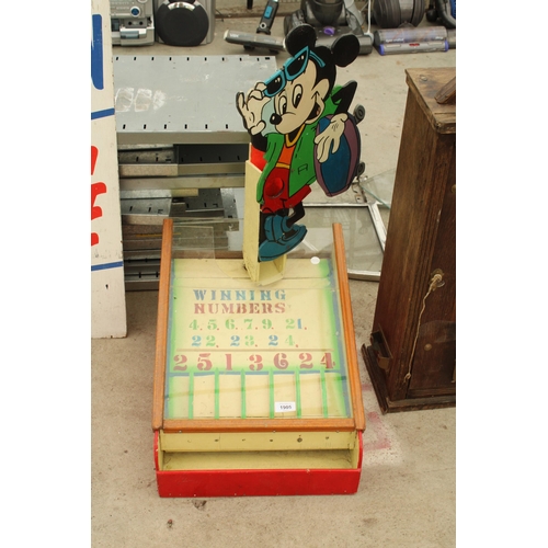 1905 - AN ORIGINAL AUTOMATED MICKEY MOUSE FAIRGROUND GAME MACHINE - VENDOR STATES IN WORKING ORDER BUT NO W... 