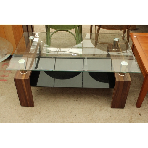 2621 - A TWO TIER GLASS COFFEE TABLE 39