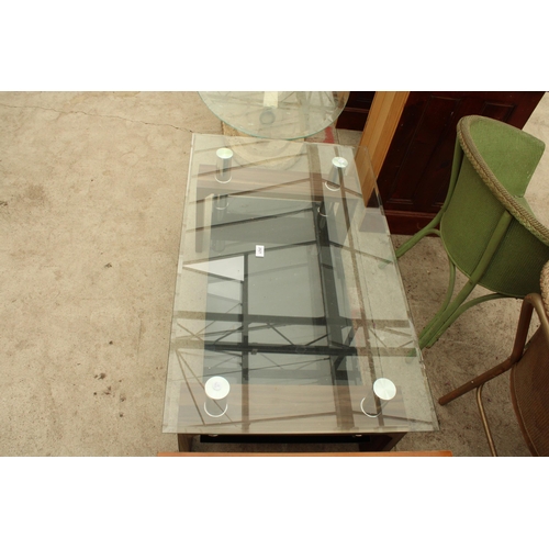 2621 - A TWO TIER GLASS COFFEE TABLE 39