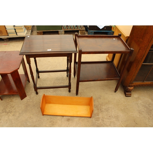 2697 - A SMALL OAK OCCASIONAL TABLE ON TURNED LEGS, TWO TIER BOOK TROLLEY AND BOOK RACK