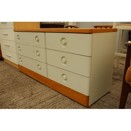 2761 - A MODERN CHEST OF SIX DRAWERS