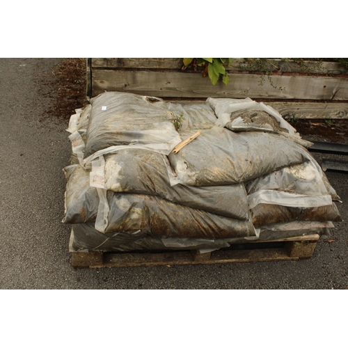 3291 - A PALLET CONTAINING A NUMBER OF BAGS OF FLUE LINING AGREGATE